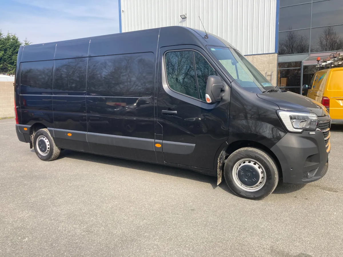 Renault Master 2022 FWD 3T5 LWB - Image 3