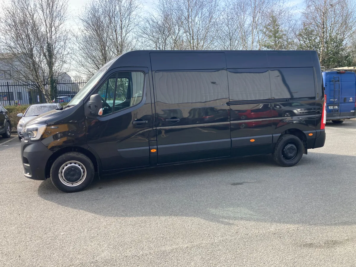 Renault Master 2022 FWD 3T5 LWB - Image 1