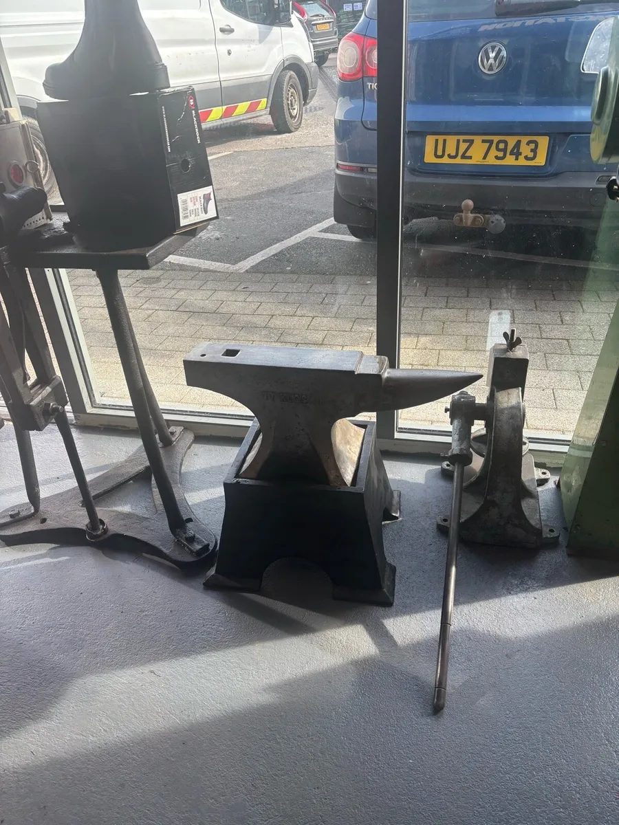 77kg 1-1/2 CWT BROOKS ON FACTORY STAND - Image 3