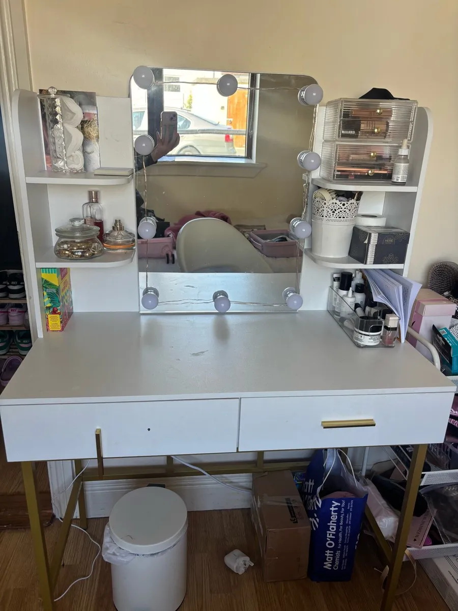 Vanity table / Makeup Desk - Image 2