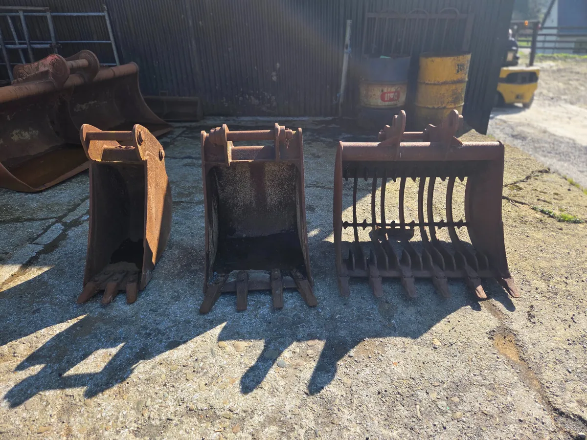 Cat  428/ 432  BUCKETS  RIDDLE  12+24 - Image 1