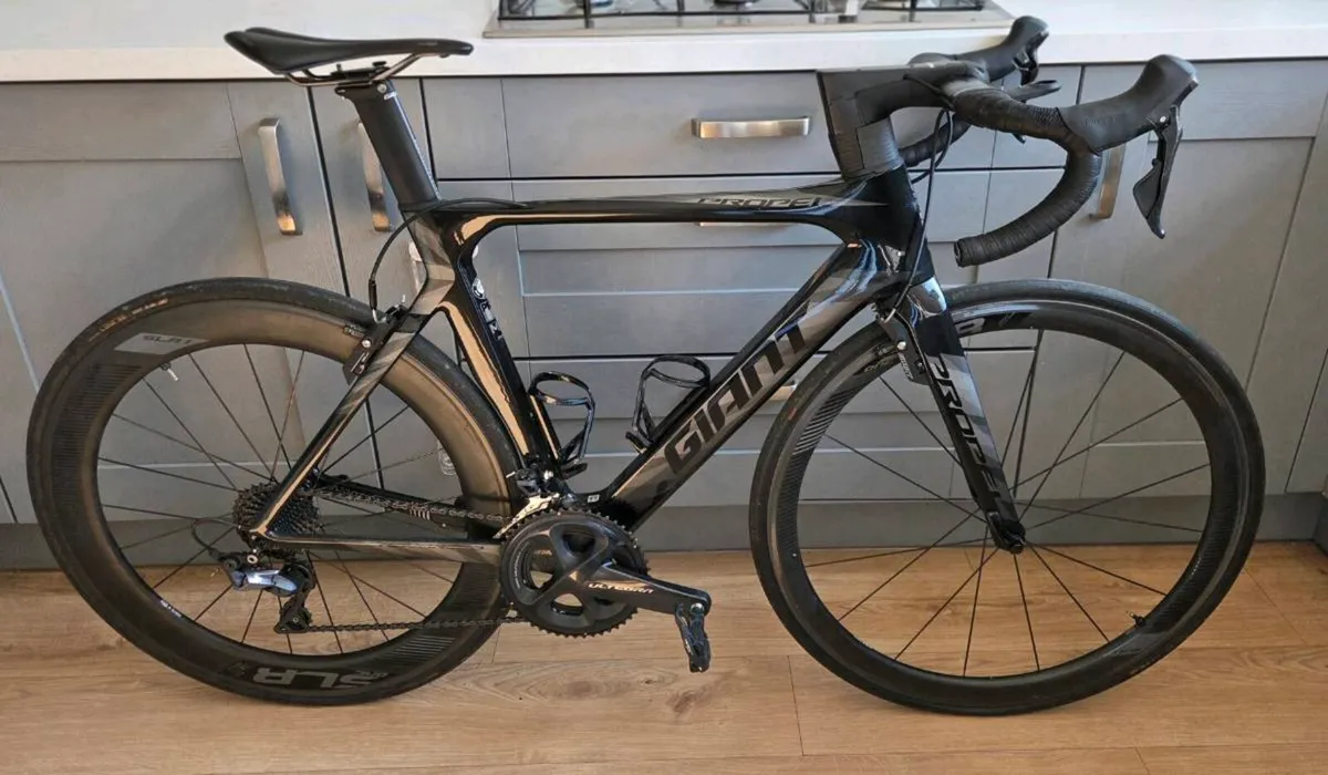 Giant Propel Advanced Pro1 Black Medium - Image 1