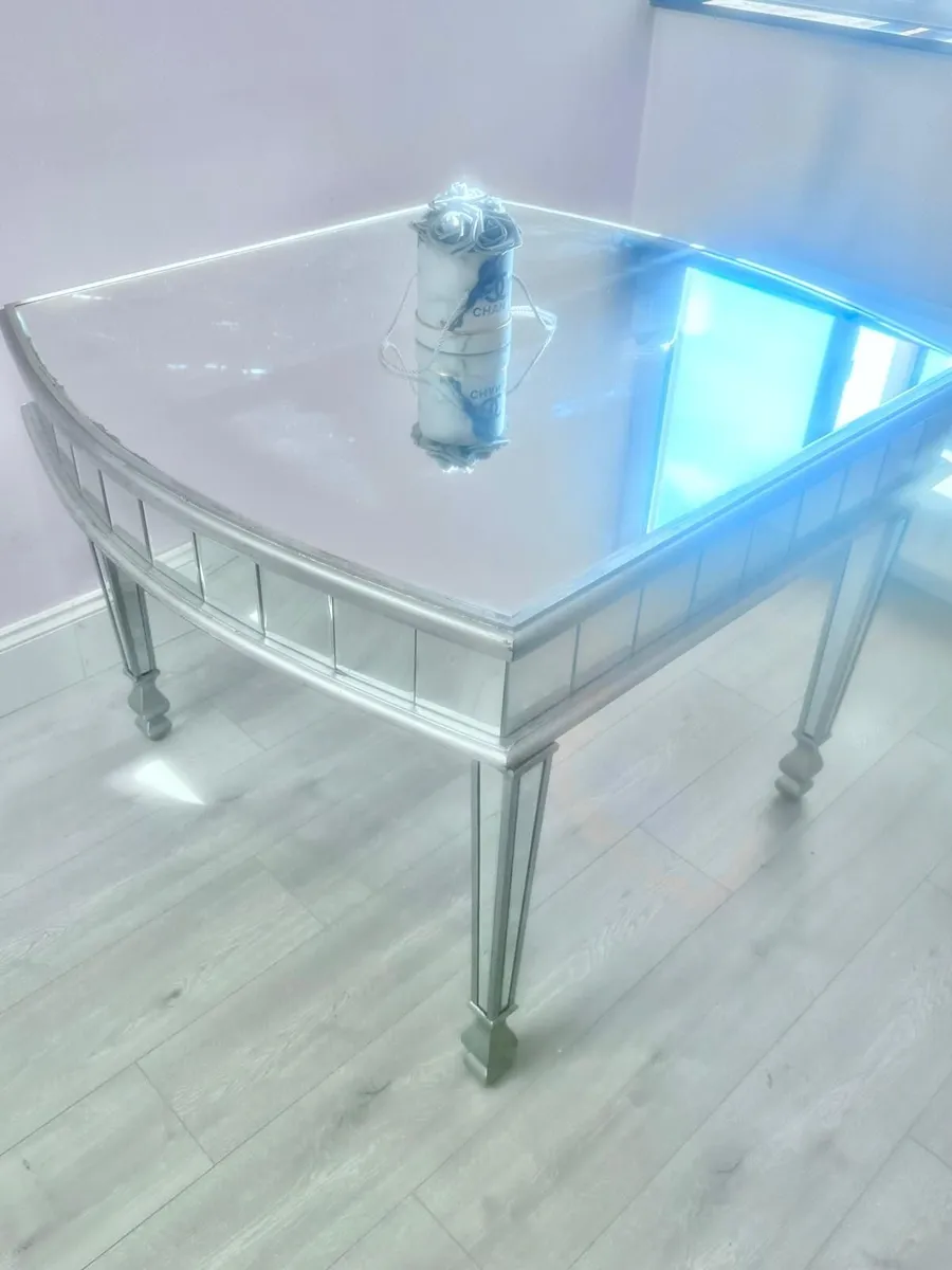 Excellent Condition Large Mirrored Dining Table - Image 3