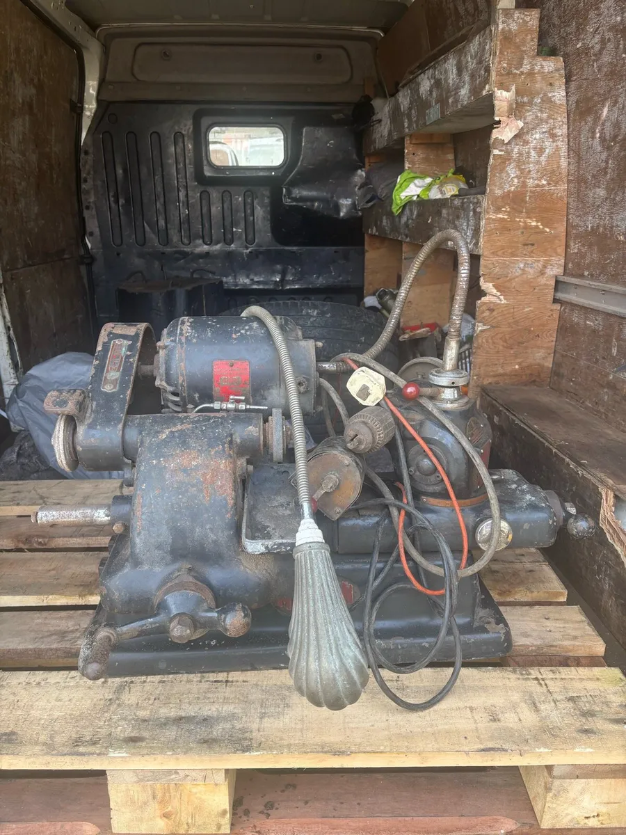 MERLIN VALVE GRINDING MACHINE 240V - Image 1