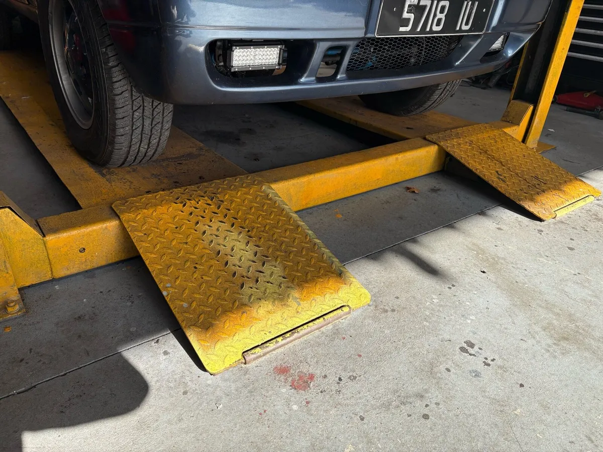 4 post lift Single phase - Image 2