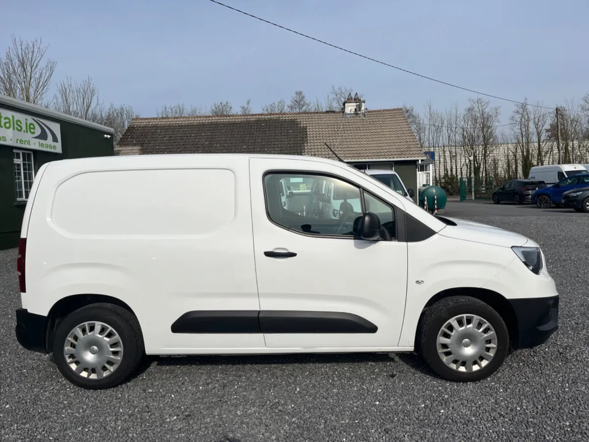 Opel Combo 6 Speed 100BHP 1.5L (Very Low Mileage) - Image 4
