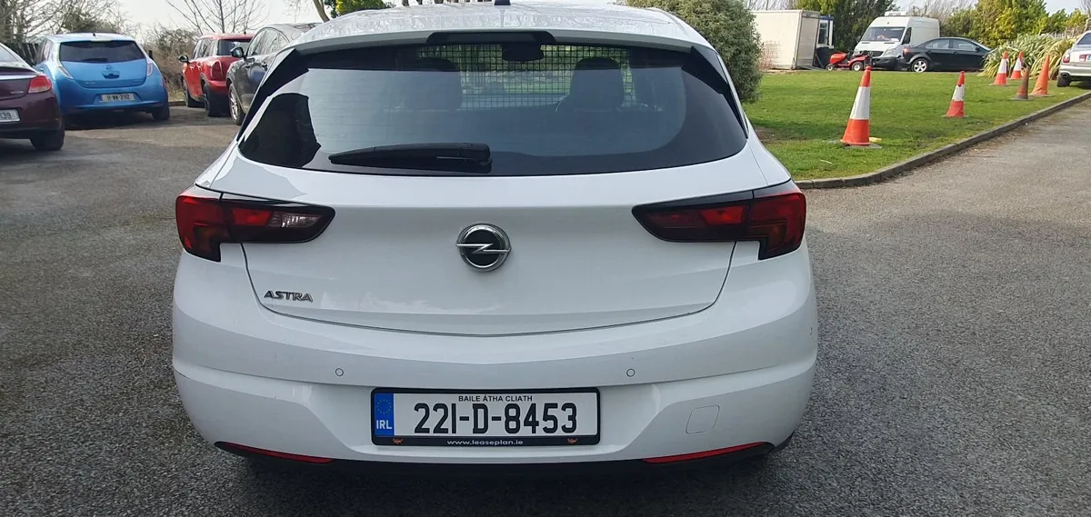 2022 Opel Astra Diesel car_van - Image 4