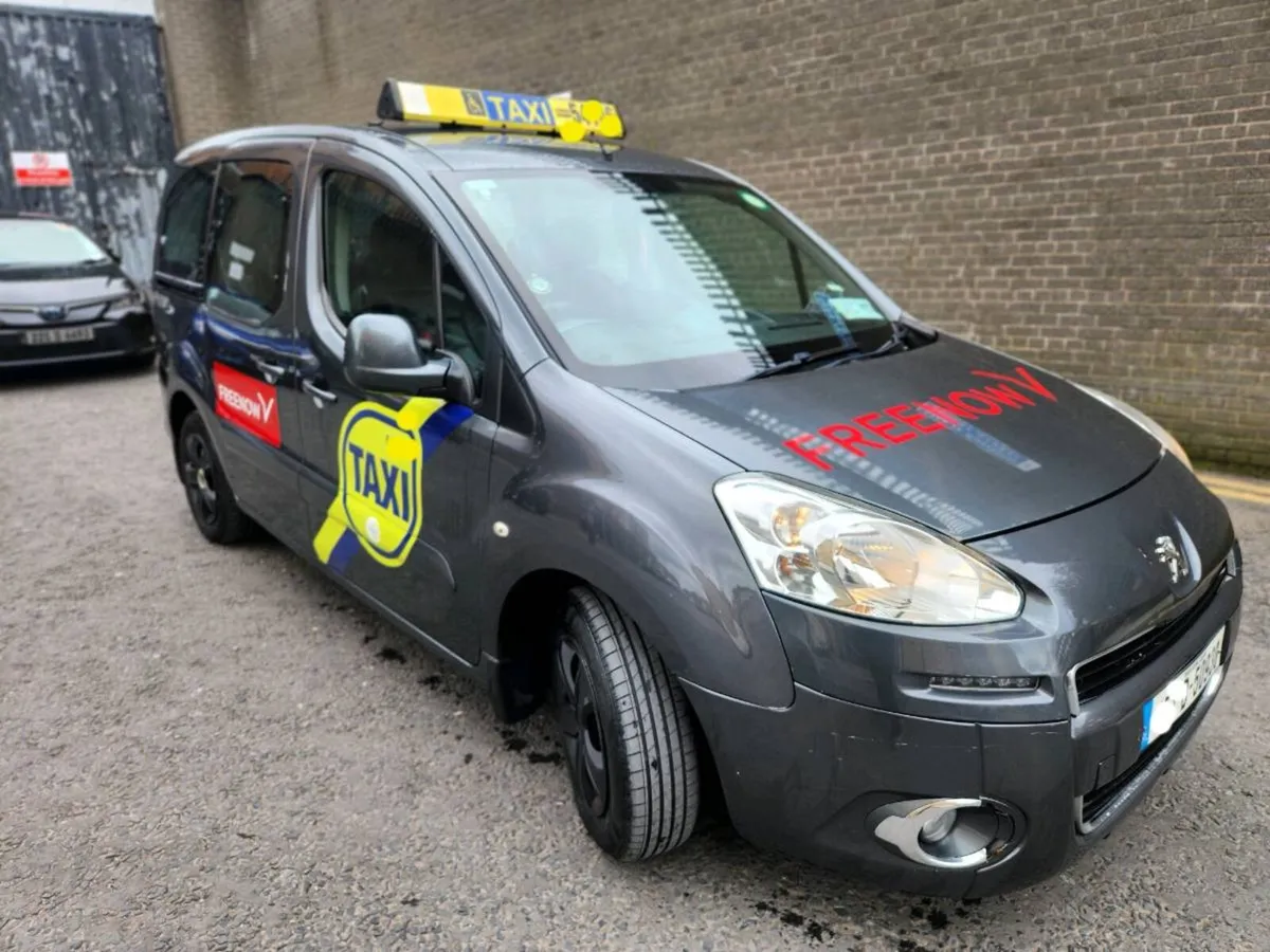 Taxi for sale - Image 4