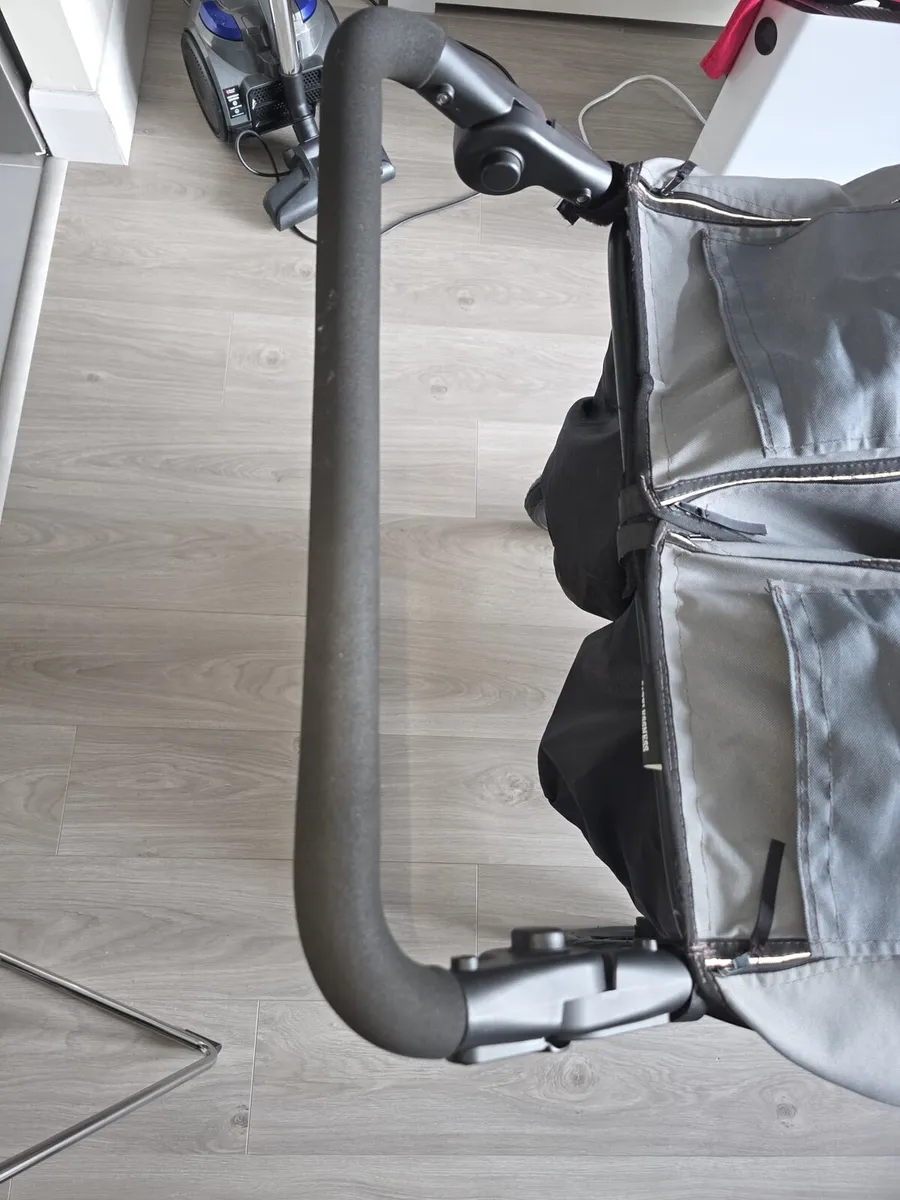 Out N About Double stroller - Image 3