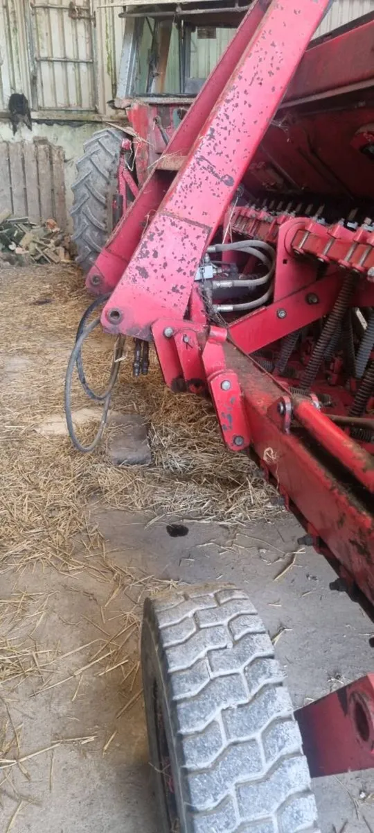 Massey ferguson corn drill - Image 3
