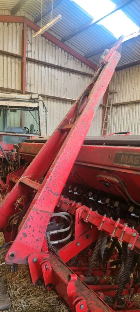 Massey ferguson corn drill - Image 4