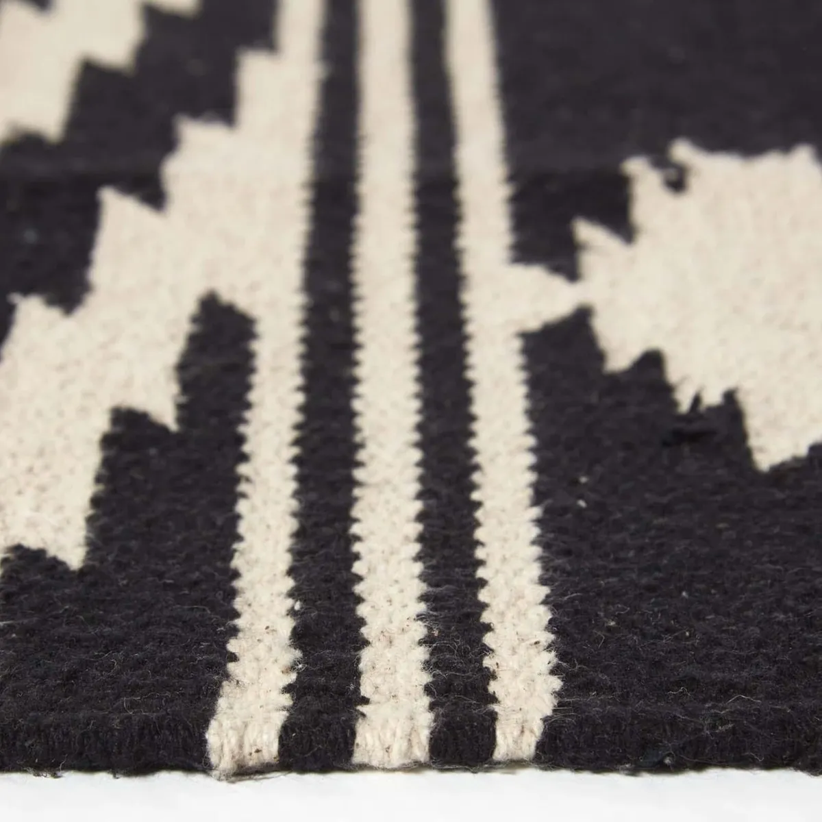 White Black Handwoven Kilim Rug 120 x 170 cm 100% - Image 4
