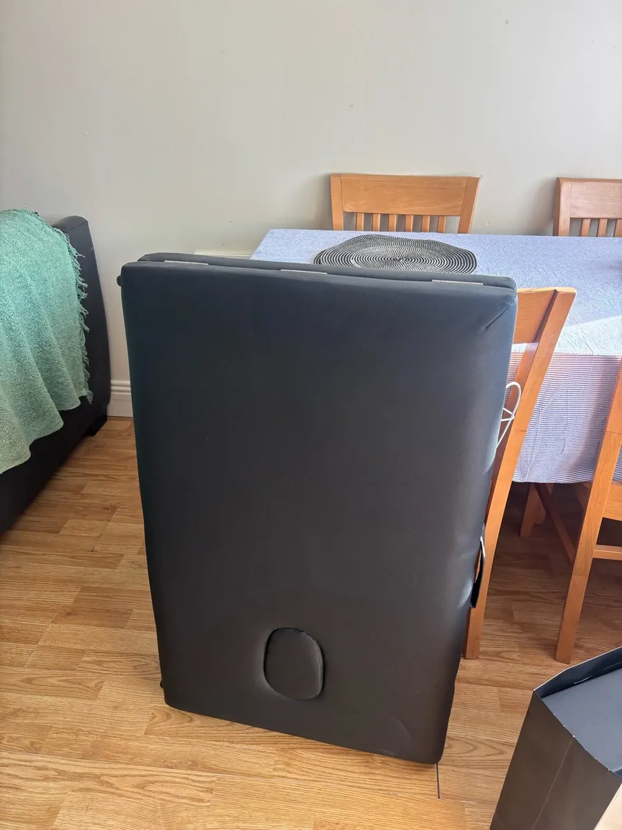 Beauty / Lash bed / massage table - Image 1