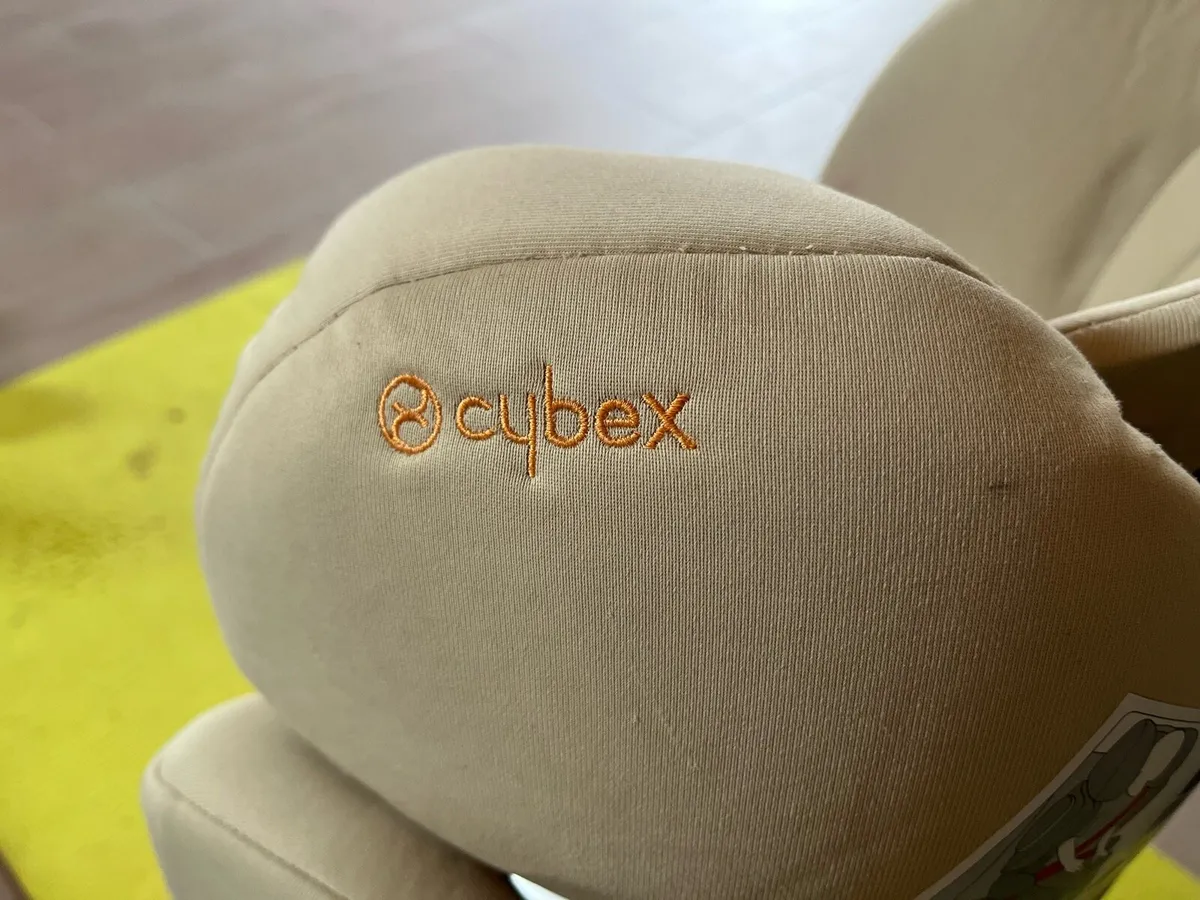 CYBEX CAR SEAT - Image 3