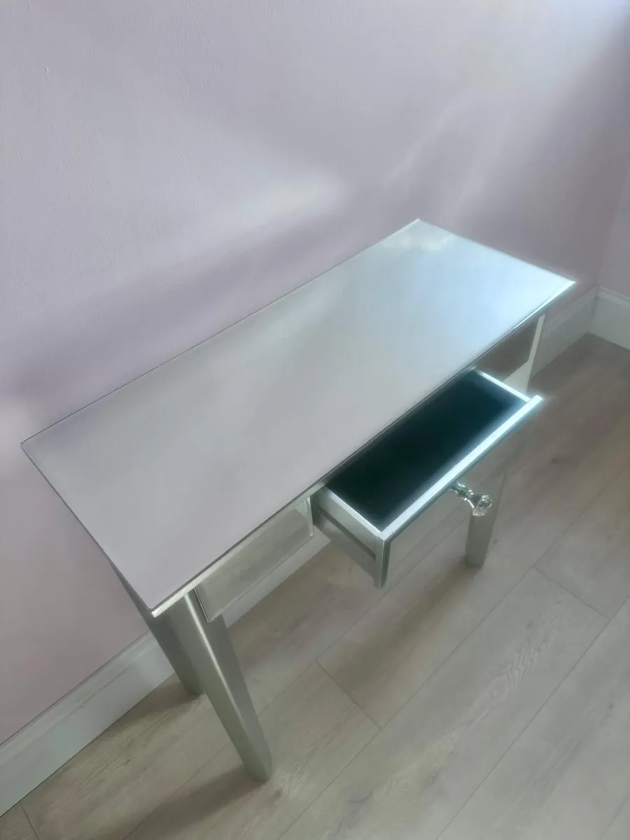 Mirrored Console/Vanity Table, excellent condition - Image 2