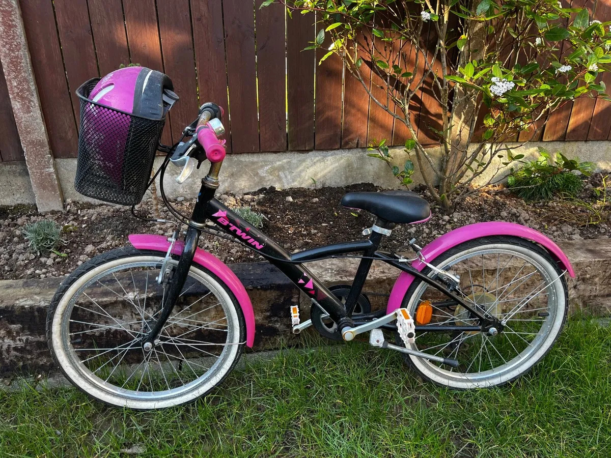 kids bicycle in Ballicollig - Image 1