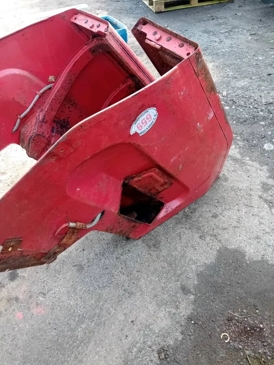 Massey 135 Mudguards Nose Cone and Bonnet for Ford - Image 3