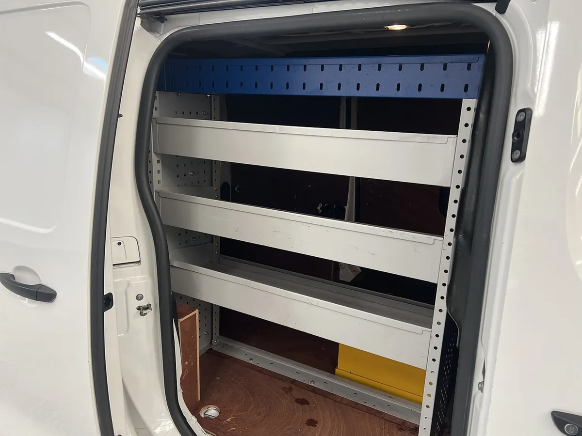 2020 Citroen Dispatch Panel Van - Image 3