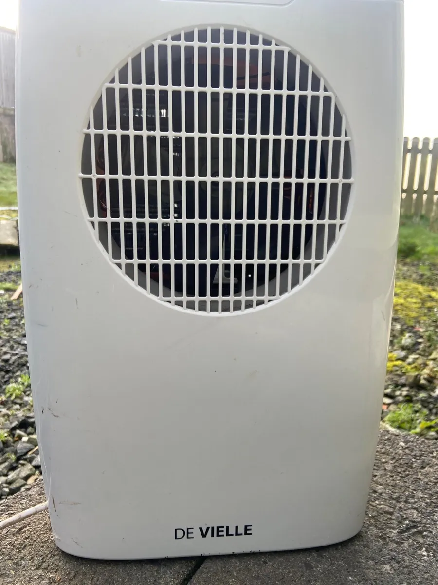 Portable 10l dehumidifier - Image 1