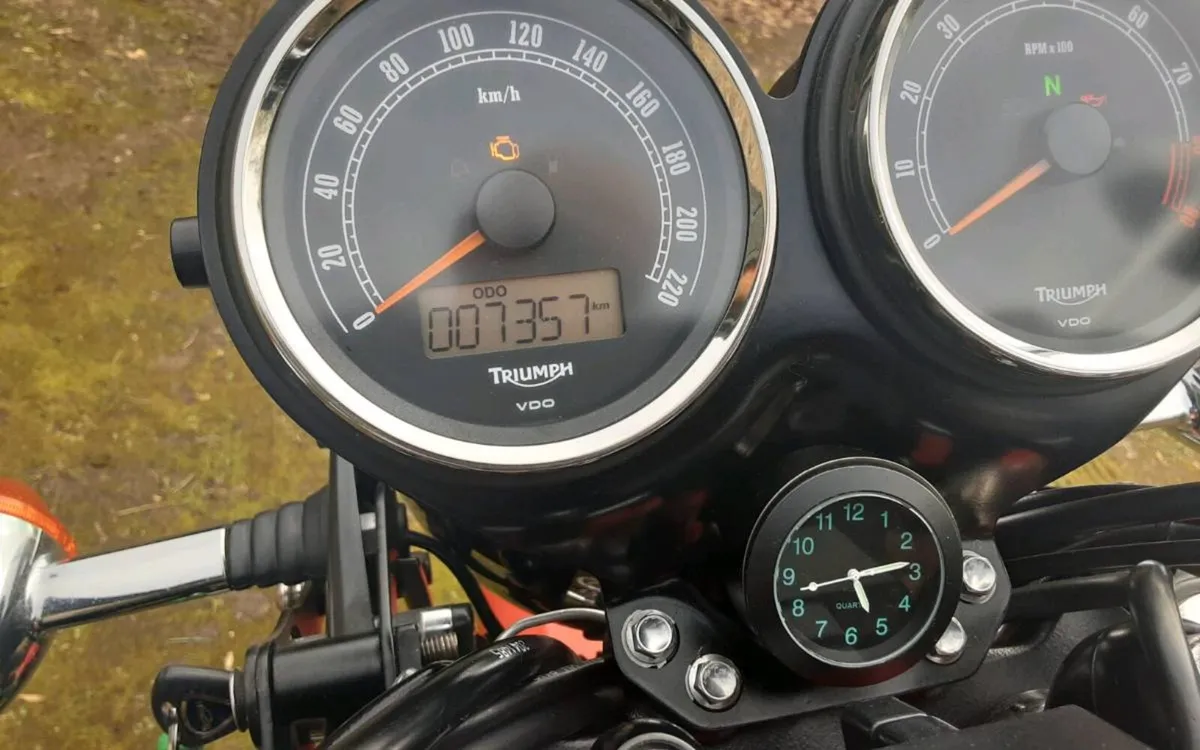 Stunning triumph bonneville se, best in country! - Image 4