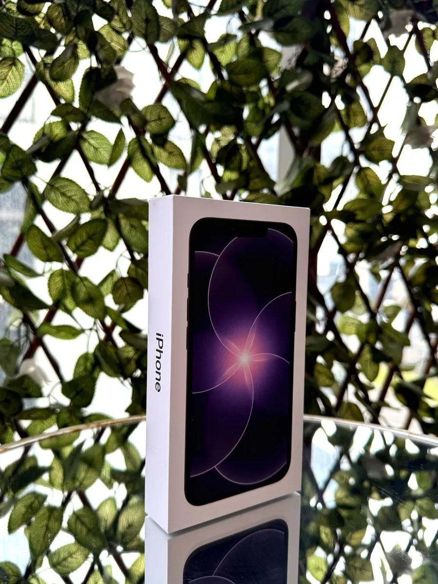 iPhone 17e (256GB) - Image 1