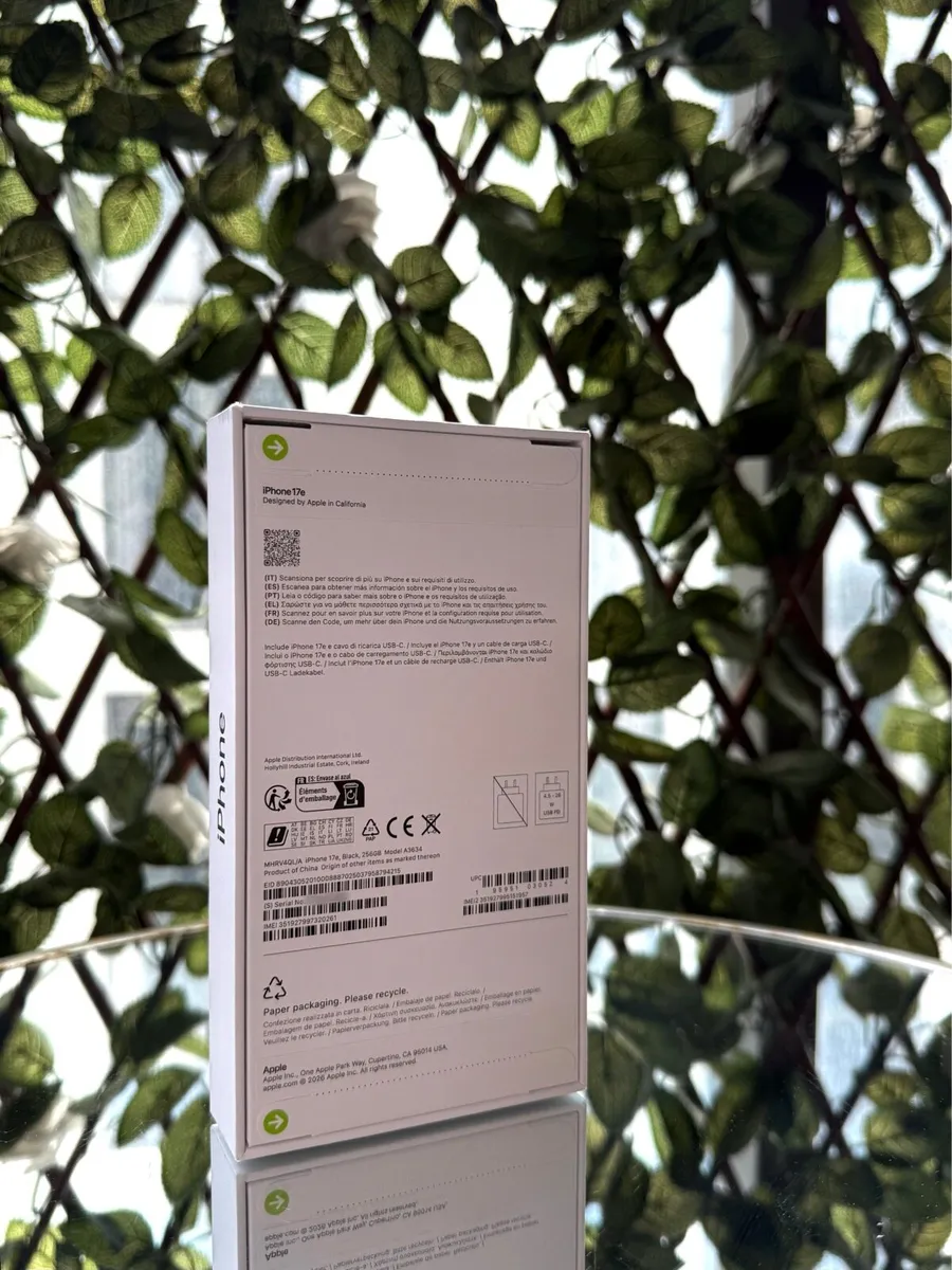iPhone 17e (256GB) - Image 3