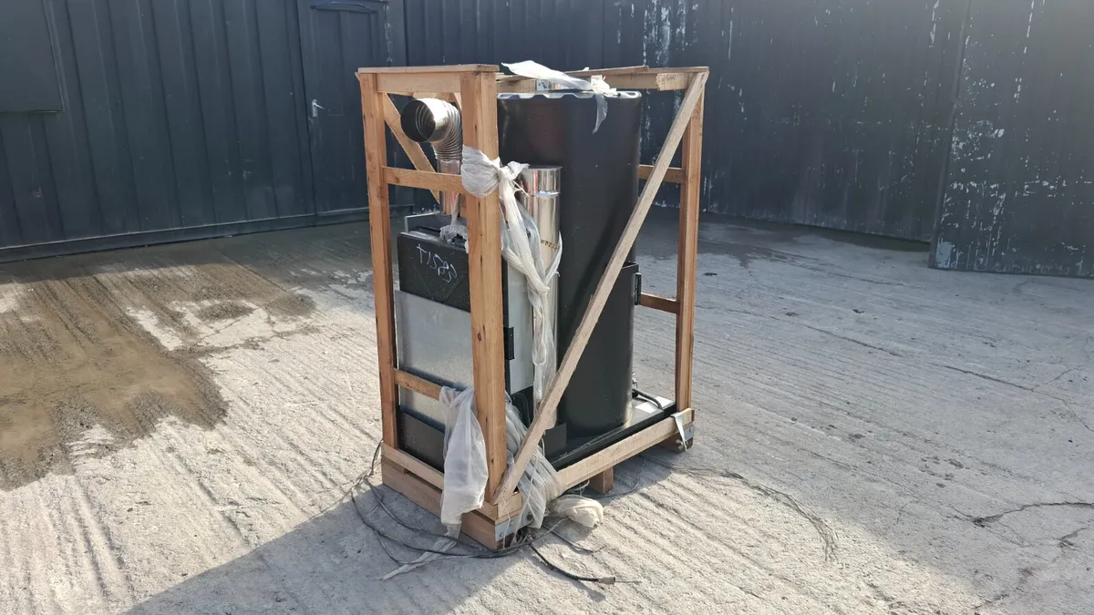 Deville Workshop Oil Heater - Image 1