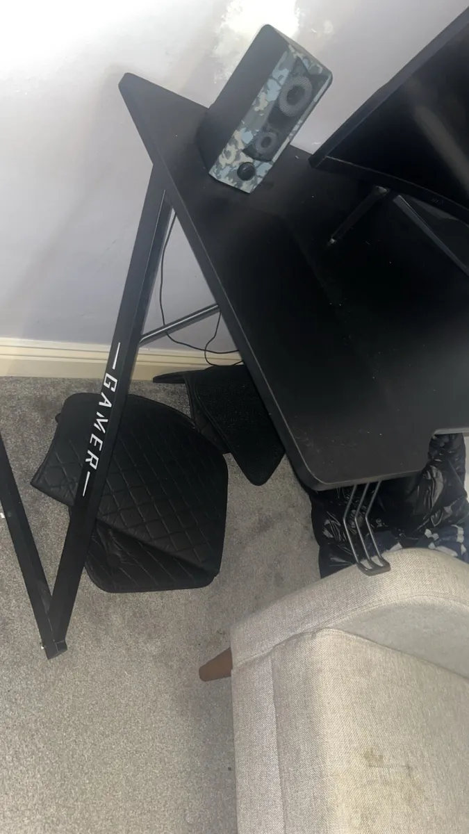 Gaming setup - Image 1