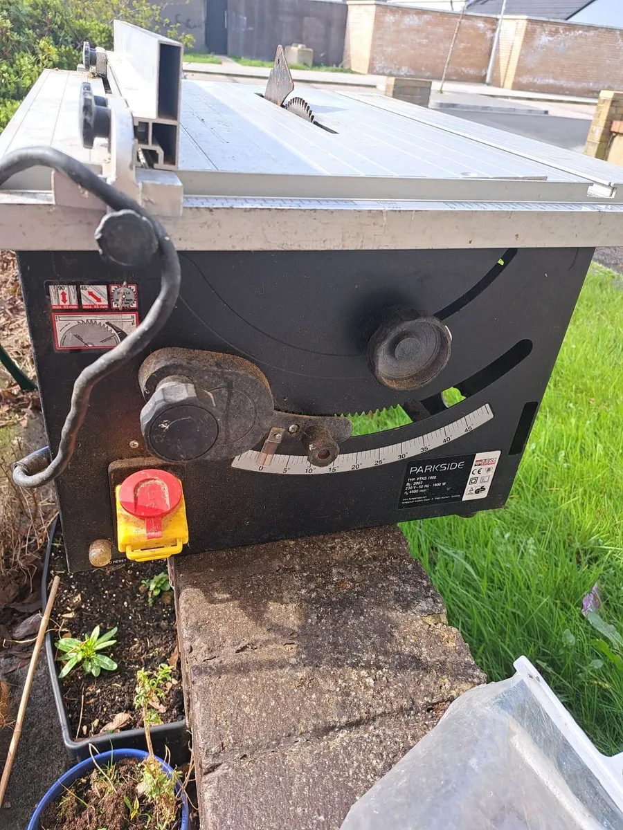 Table saw - Image 1
