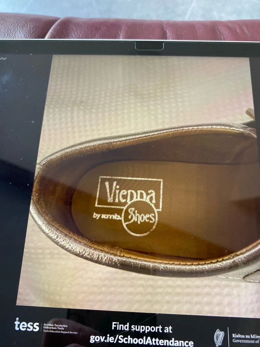 Silver wedge leather shoes size 6 - Image 3