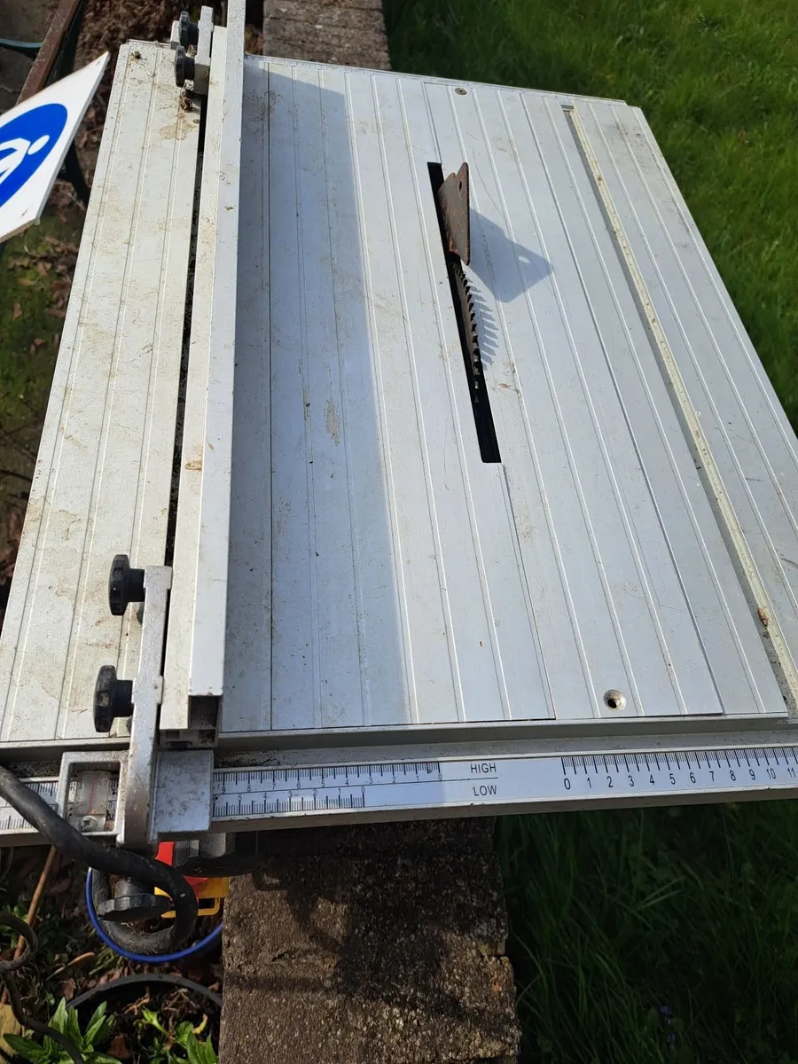 Table saw - Image 2