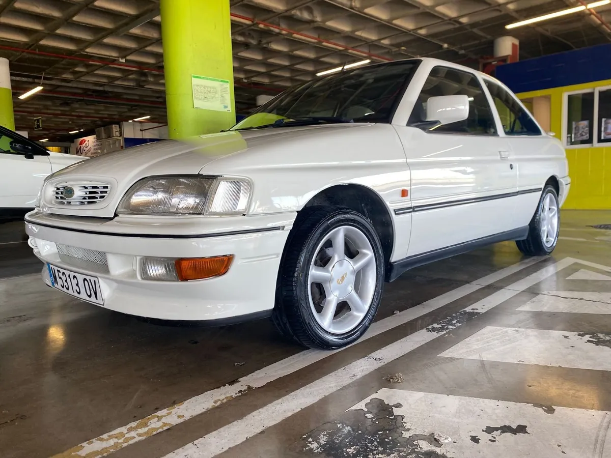FORD Escort XR3 i LHD - Image 1