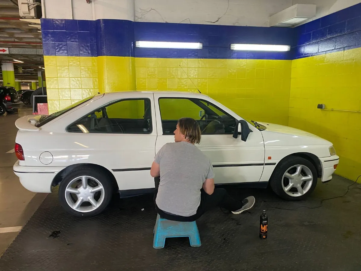 FORD Escort XR3 i LHD - Image 3