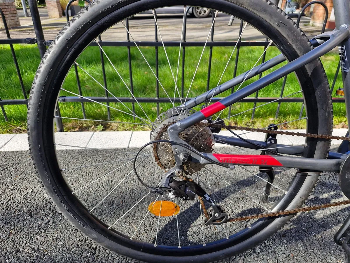 Hybrid bike as new condition disk brakes - Image 2