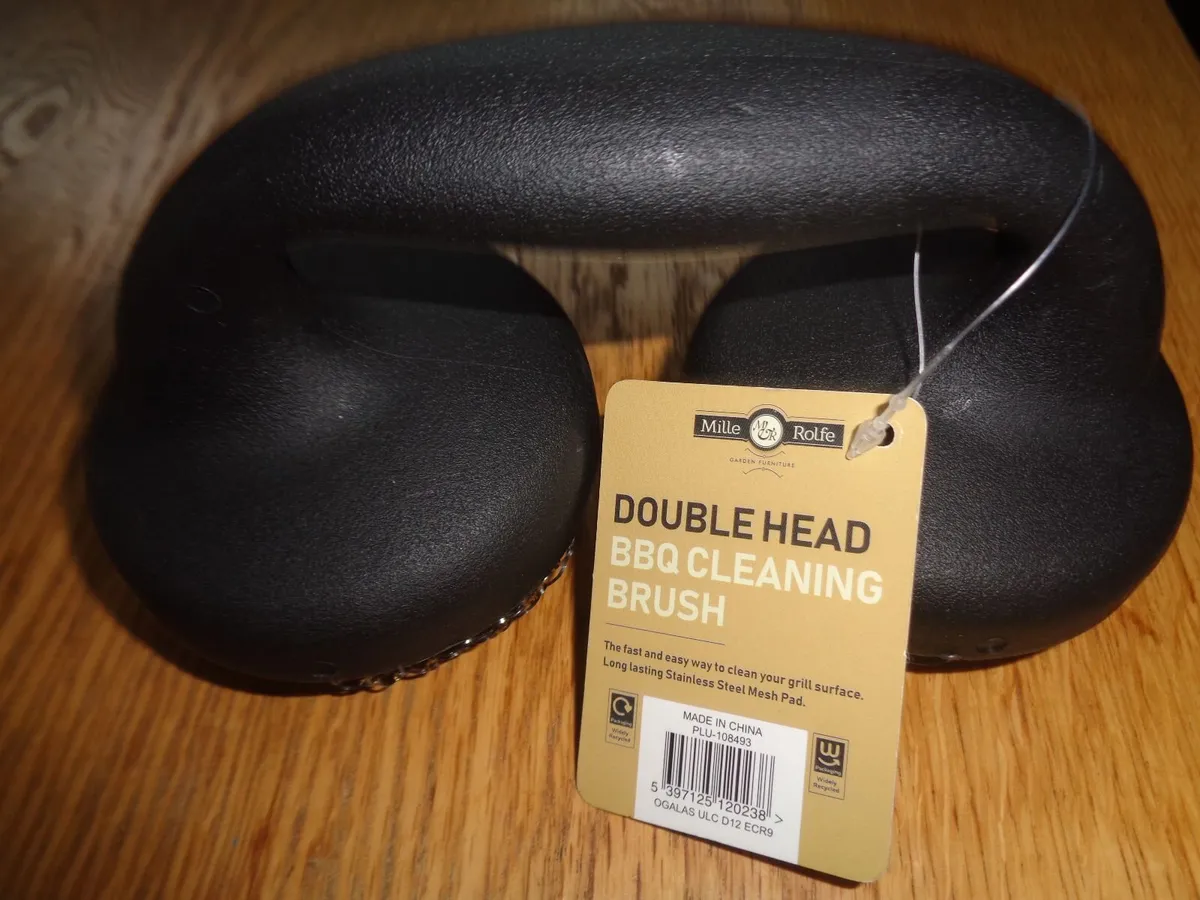 Double Head BBQ Cleaning Brush for Sale - Image 1