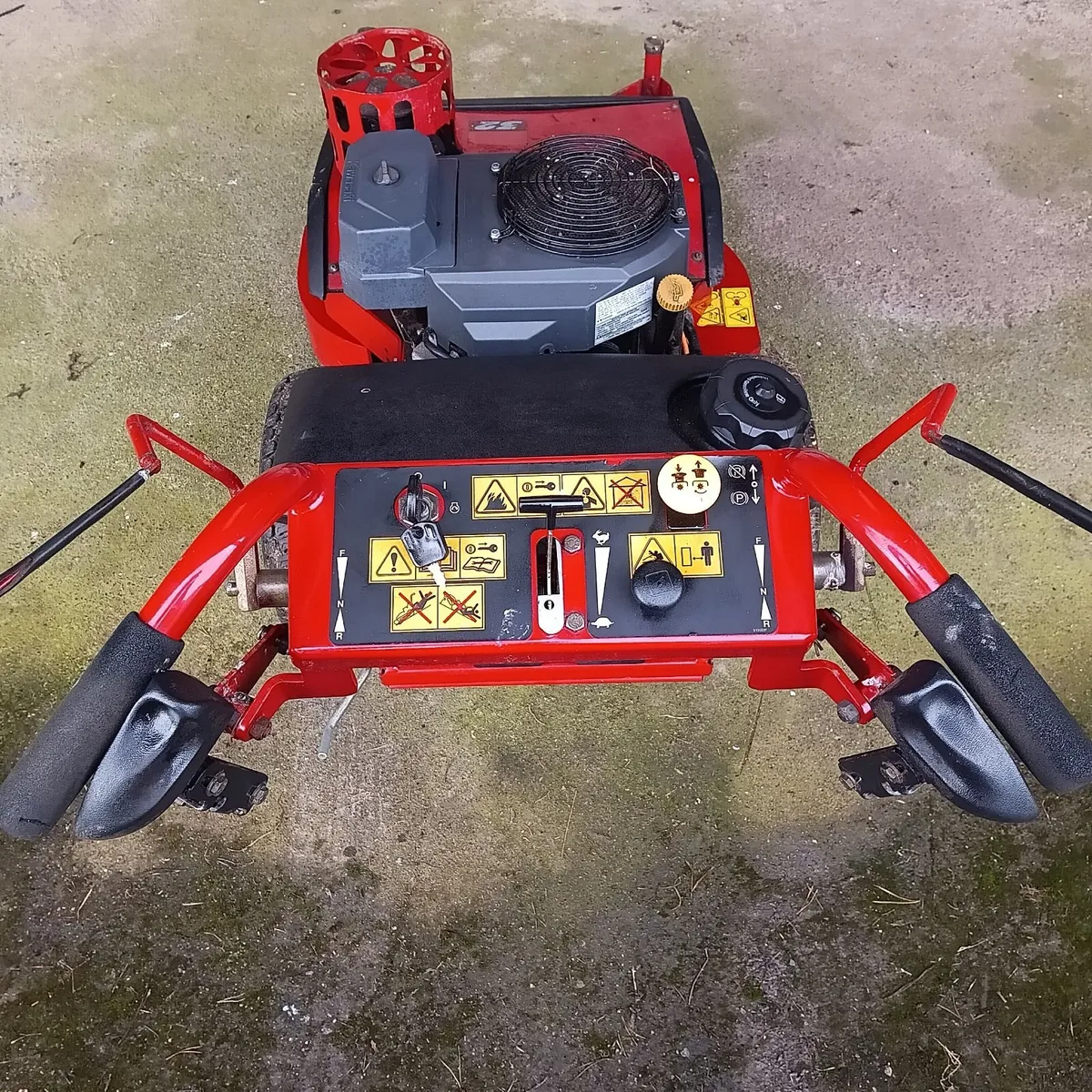 Ferris lawnmower - Image 1