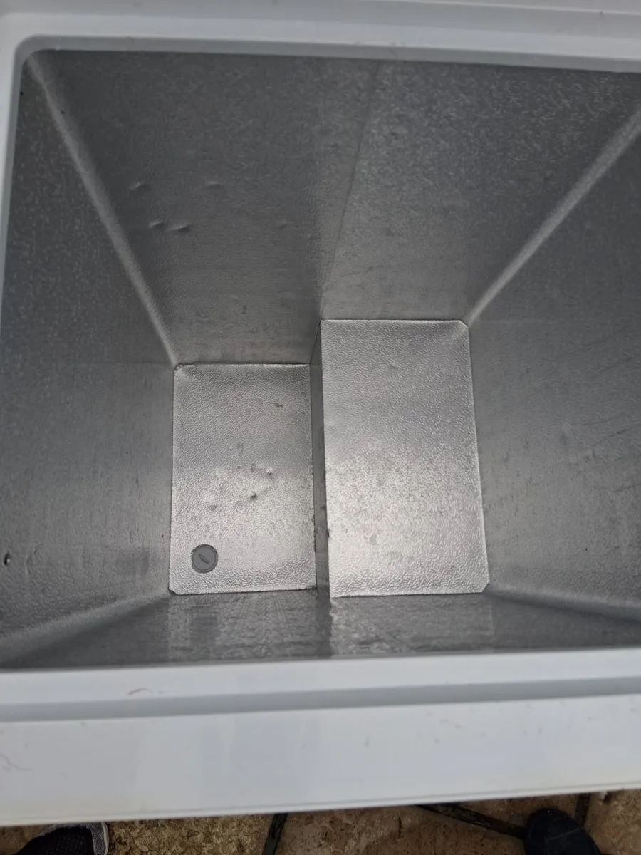 Small chest freezer - Image 4