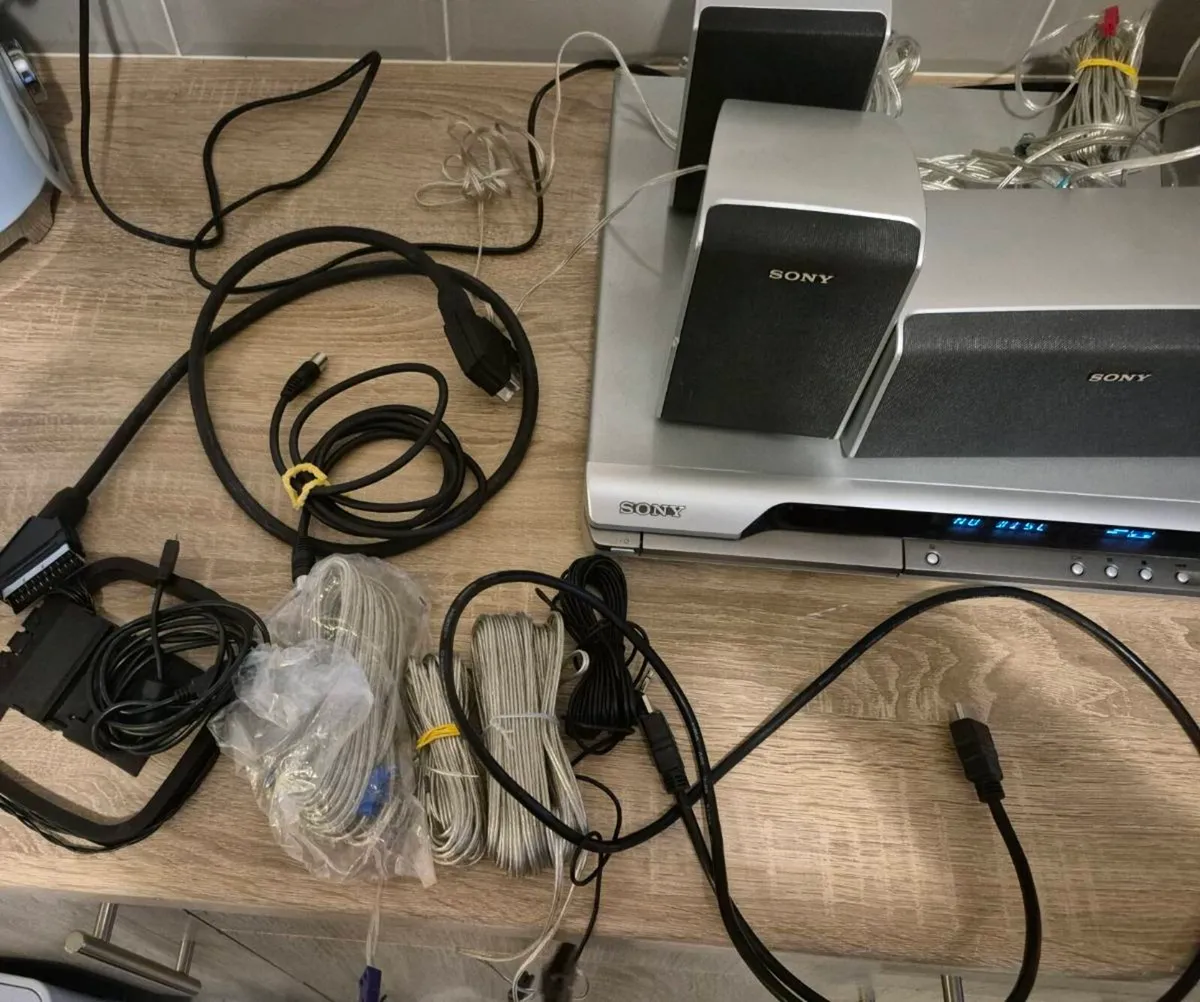 SONY DAV-DZ120 DVD HOME THEATER SYSTEM.5.1 CHANNEL - Image 4