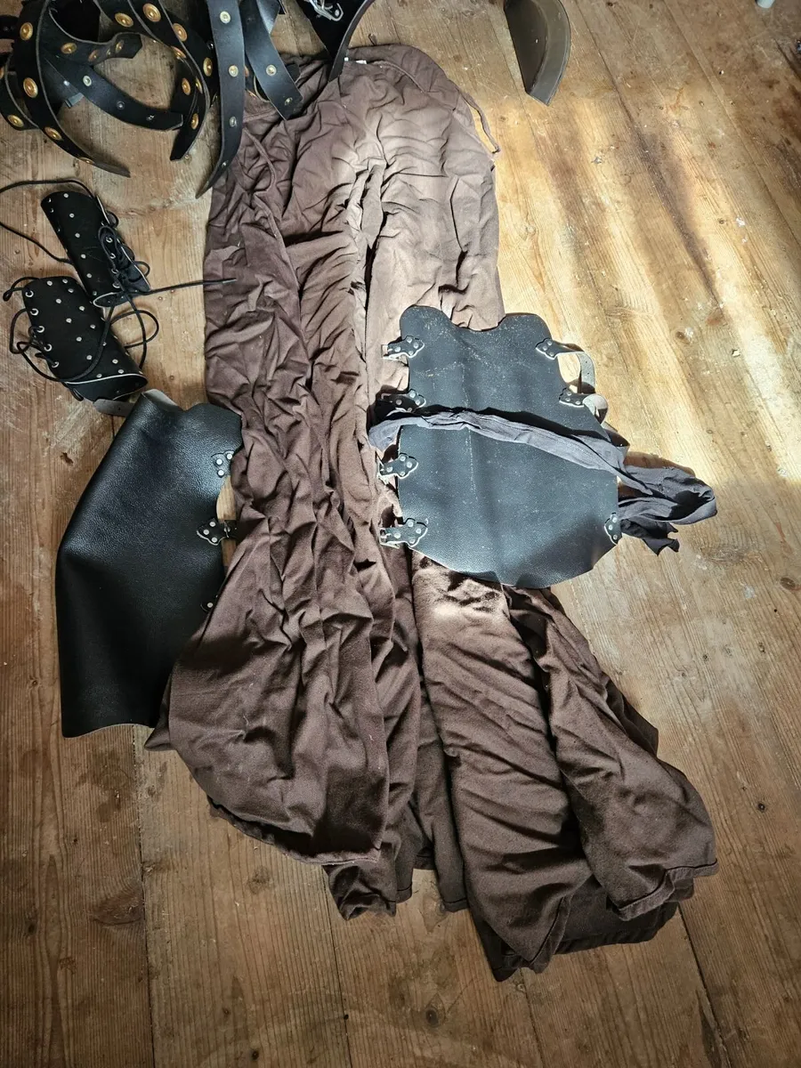 Epic Armoury Greek Roman Outfit - Image 3