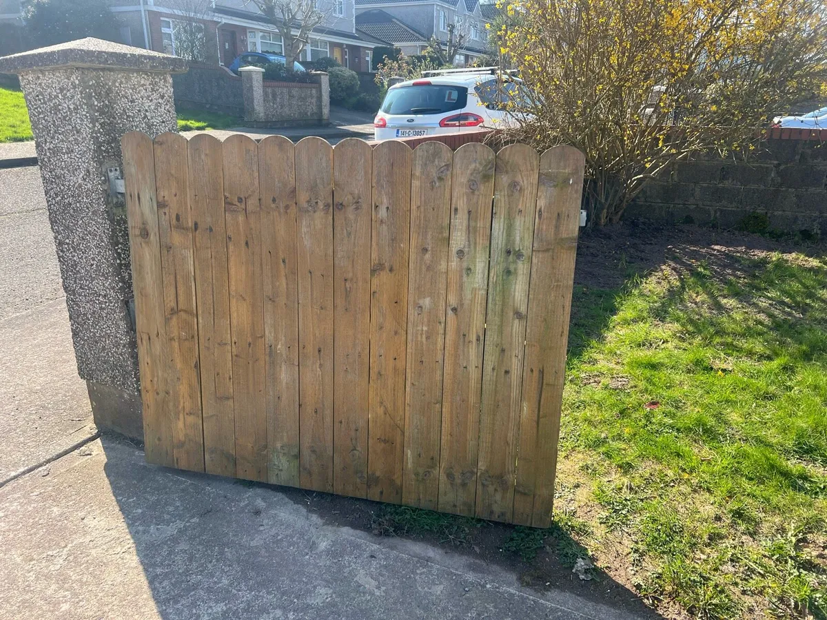 Timber gates - Image 2