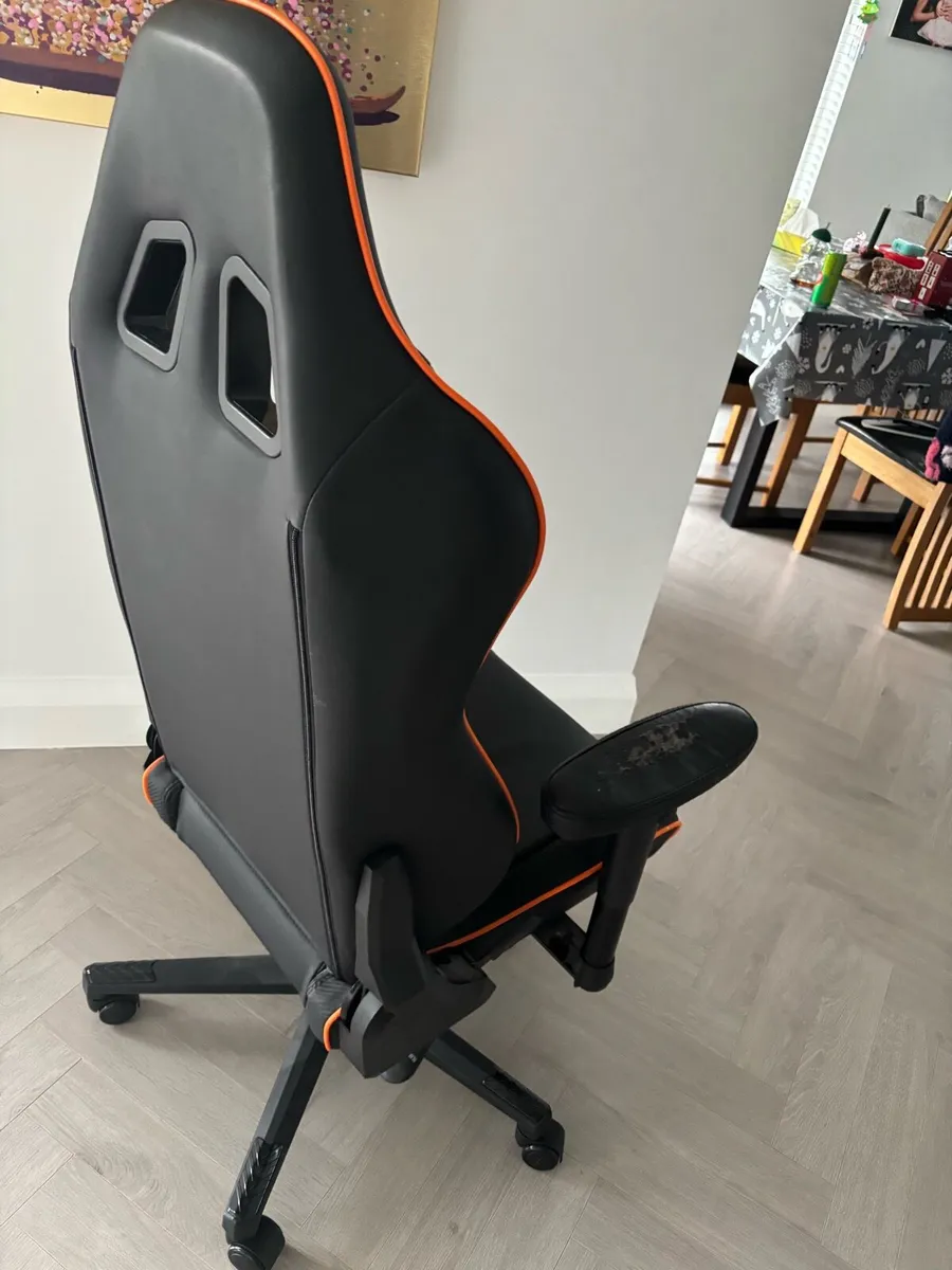 Gaming Chair - Image 4
