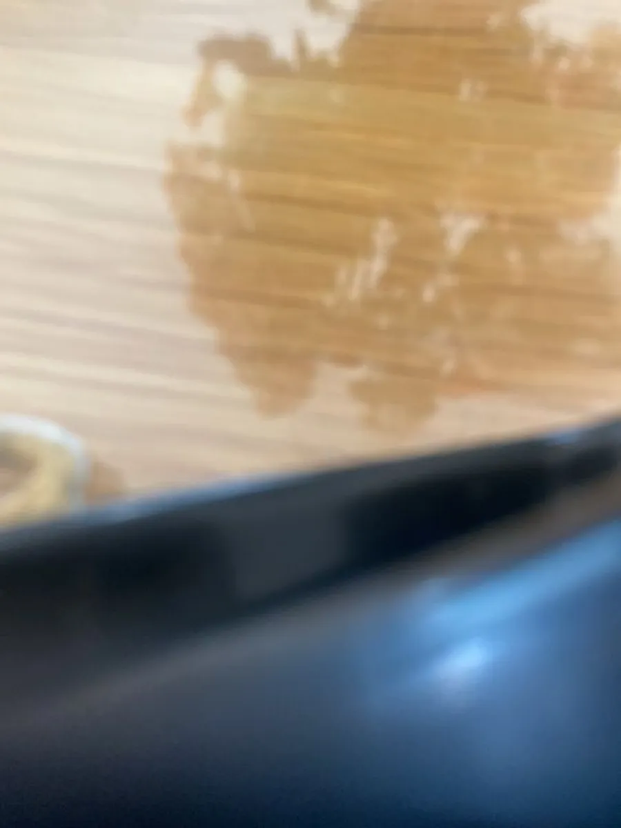 Solid Oak Round Dining Table and 6 chairs - Image 1