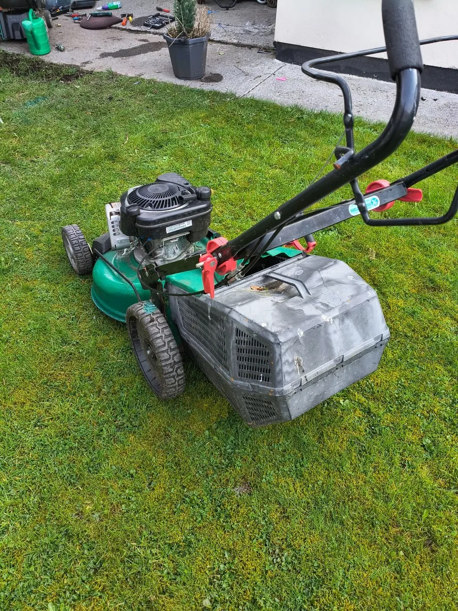 Qualcast self drive lawnmower - Image 3
