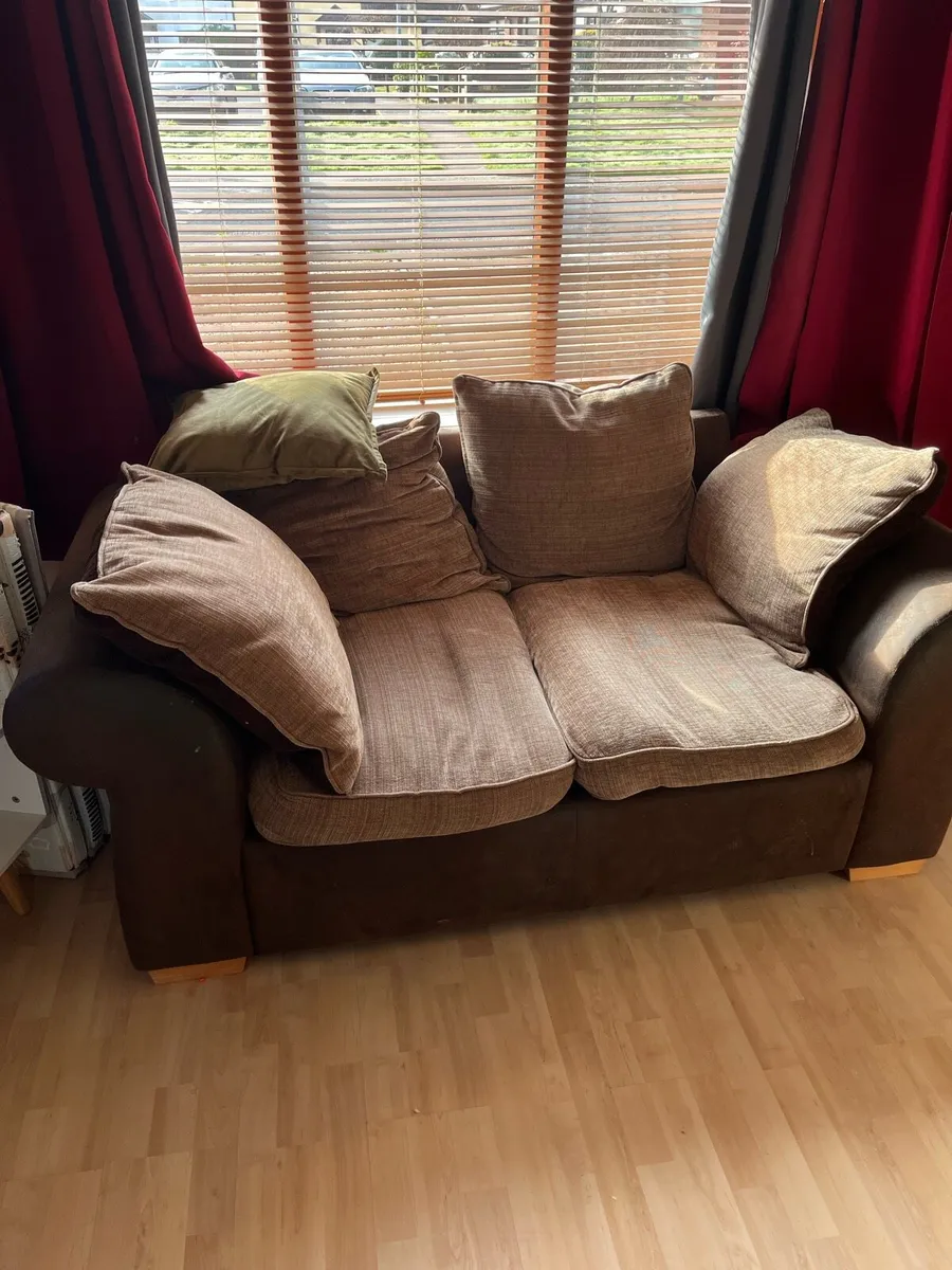 Sofa Free - Image 2