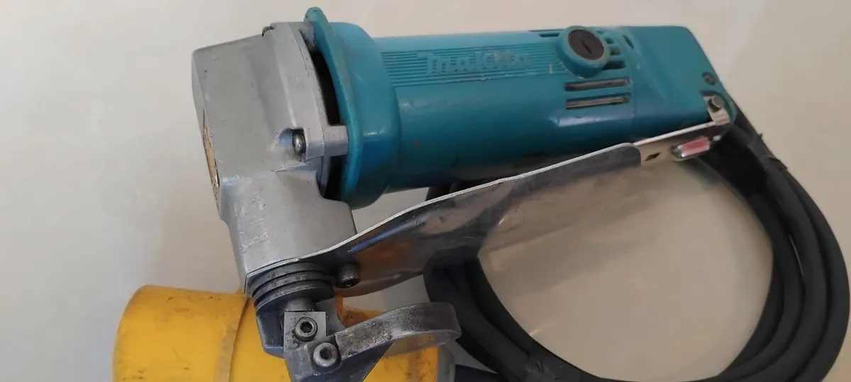 Makita JS1600 Tin Shears 110v - Image 2