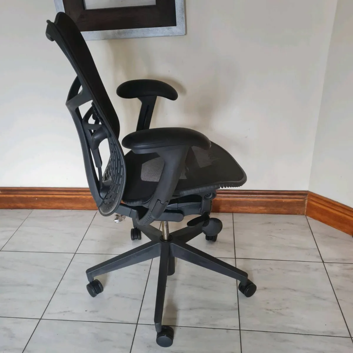 Herman Miller mirra - Image 4