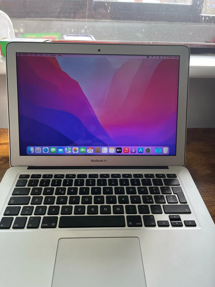 MacBook Air 2020 - Image 1