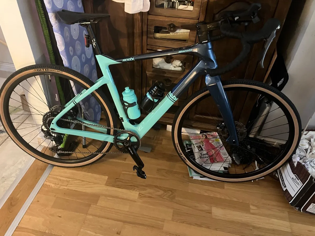 Bianchi gravel bike - Image 2