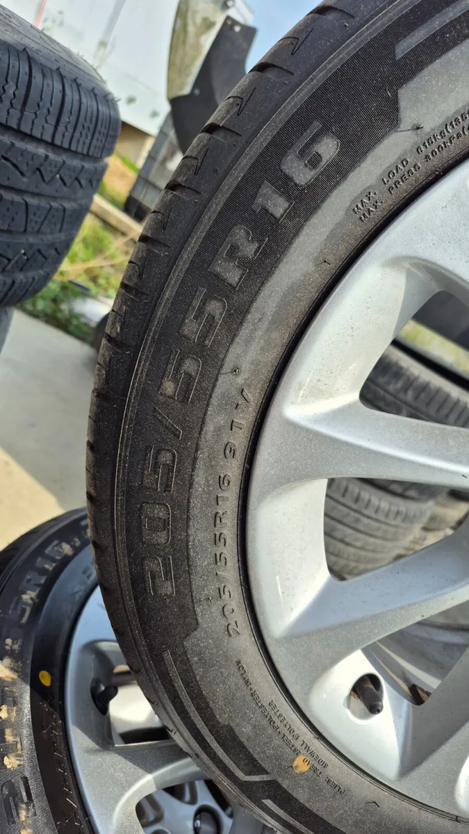 Audi Wheel set 16/17s - Image 3