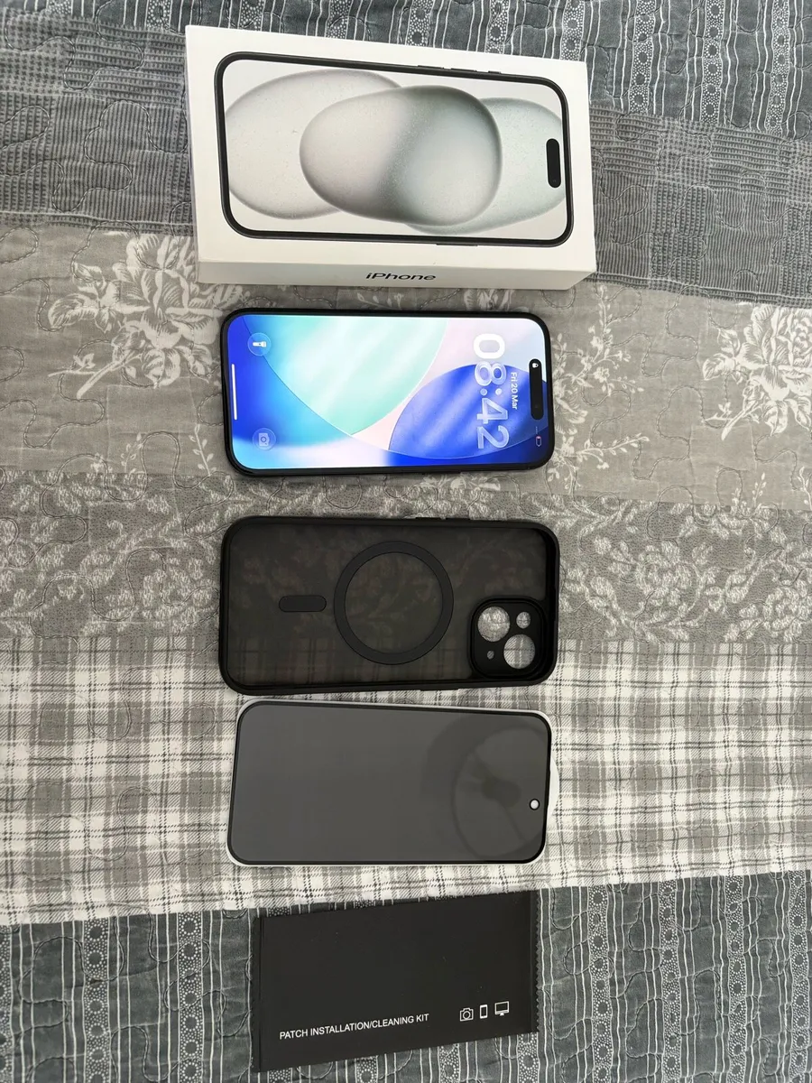 Apple iPhone 15 - Image 1